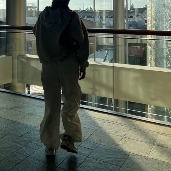 Sisters & Seekers - Parachute Pants - Picture 2 of 4